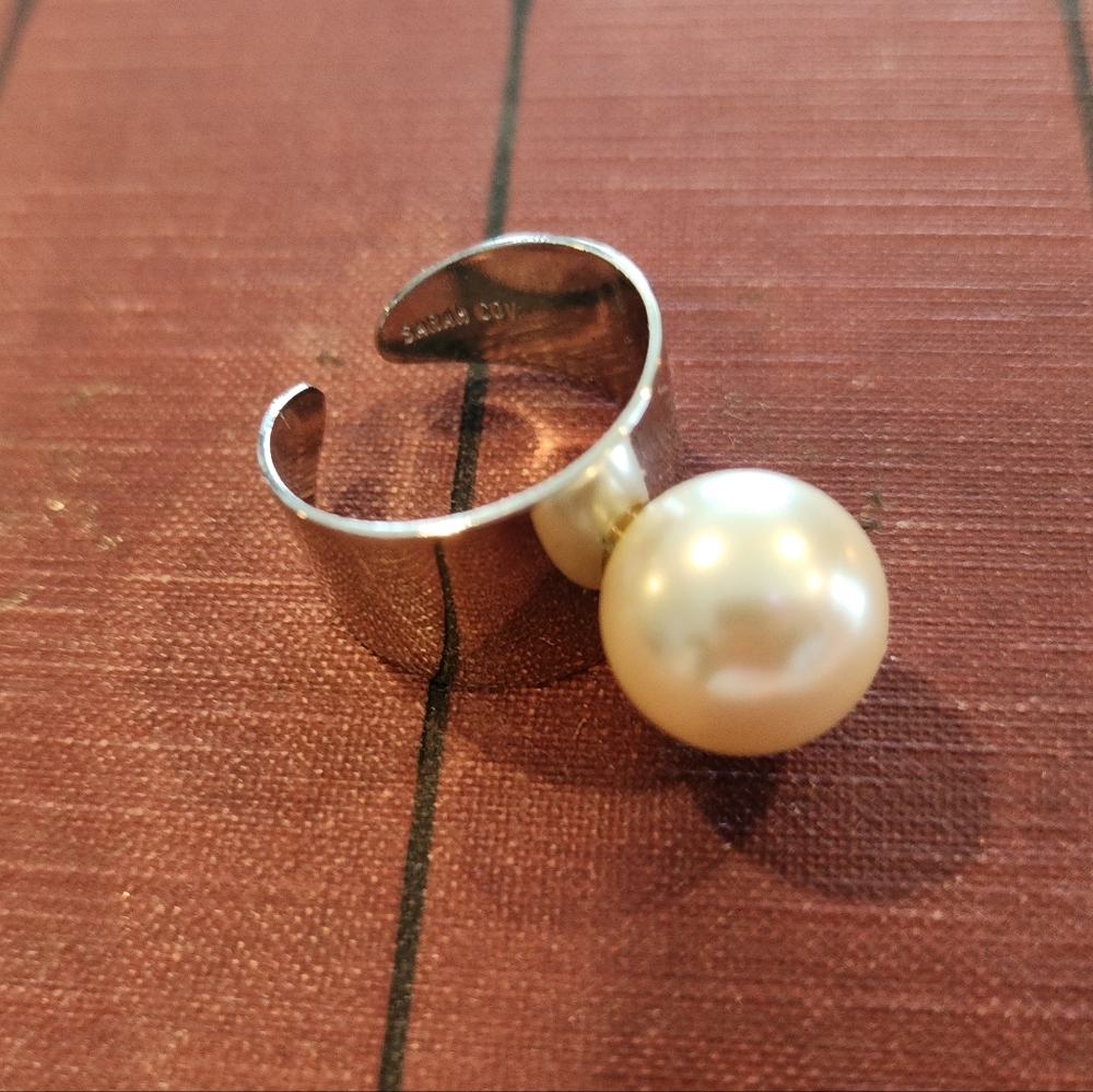 Vintage 60s Mod Pearl and Silver Ring